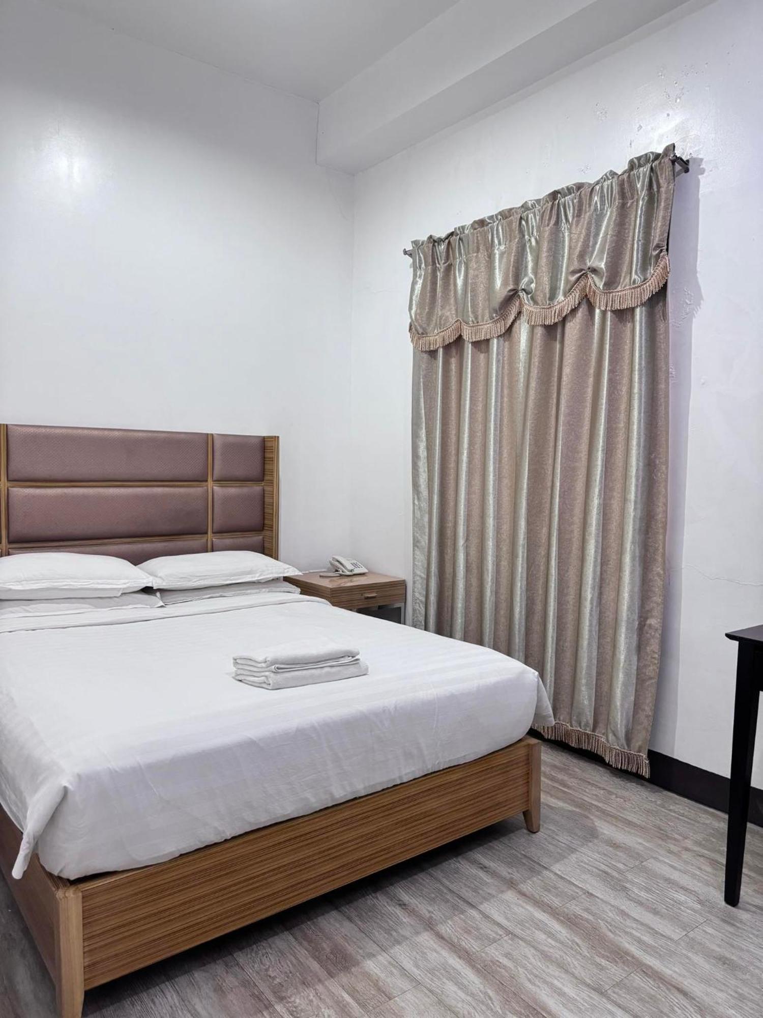 Jeamco Royal Hotel-Palawan Puerto Princesa Bagian luar foto