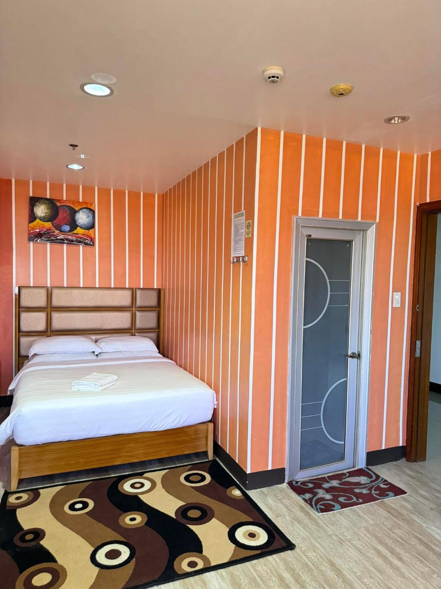 Jeamco Royal Hotel-Palawan Puerto Princesa Bagian luar foto