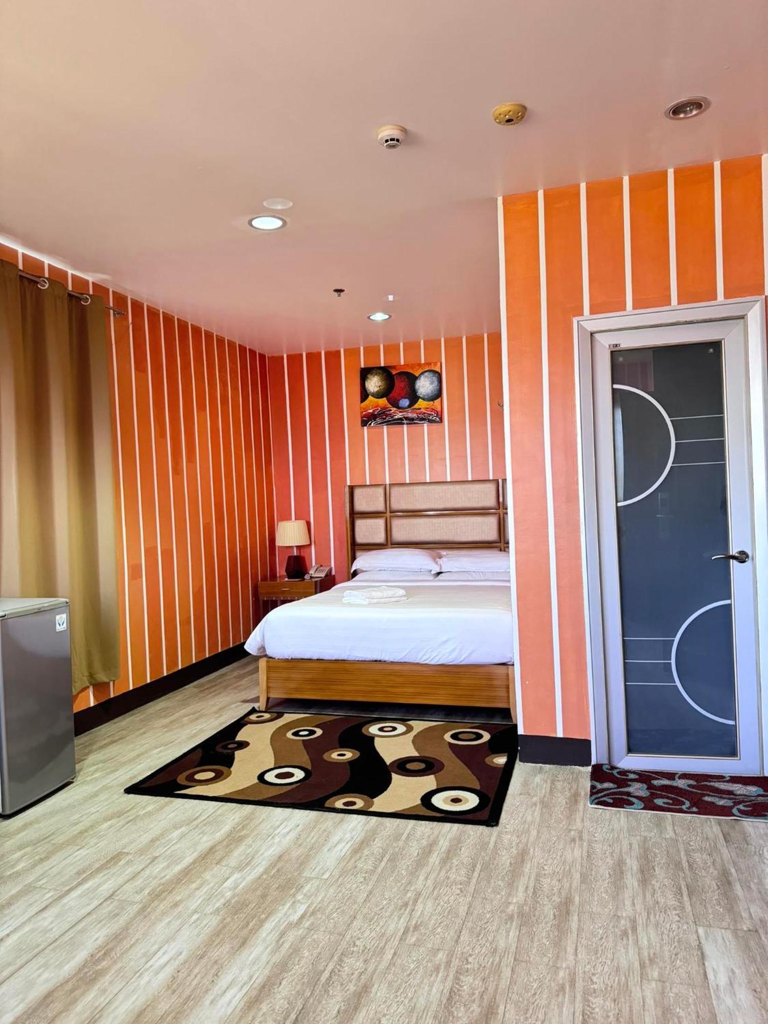 Jeamco Royal Hotel-Palawan Puerto Princesa Bagian luar foto